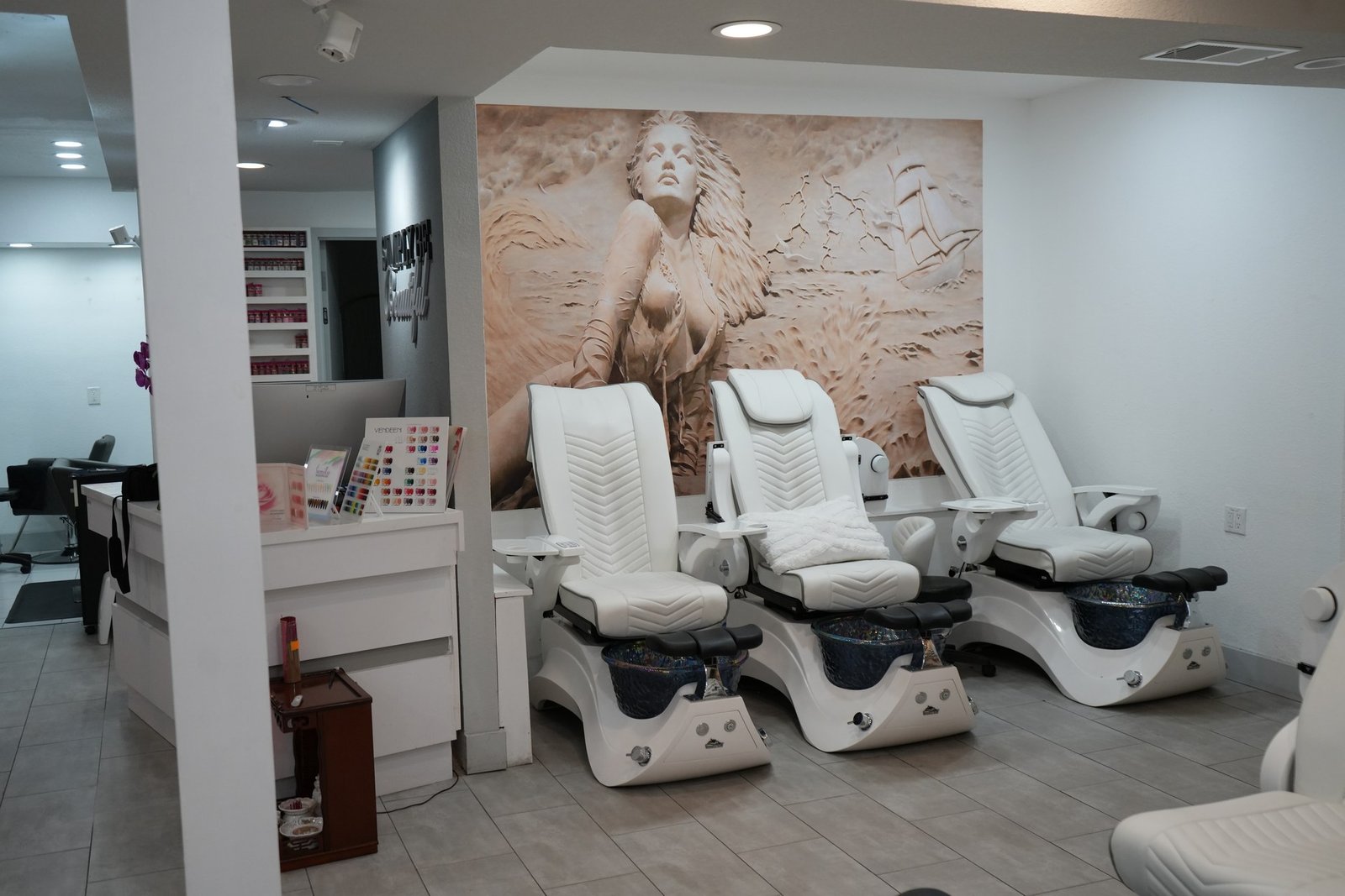 Nail Art at Le Salon Doré